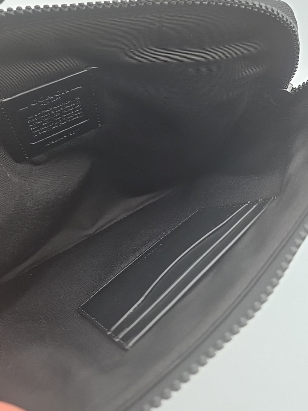 UNISEX Coach Canvas Messenger Bag in Tan and Dark Brown - Picture 5 of 9